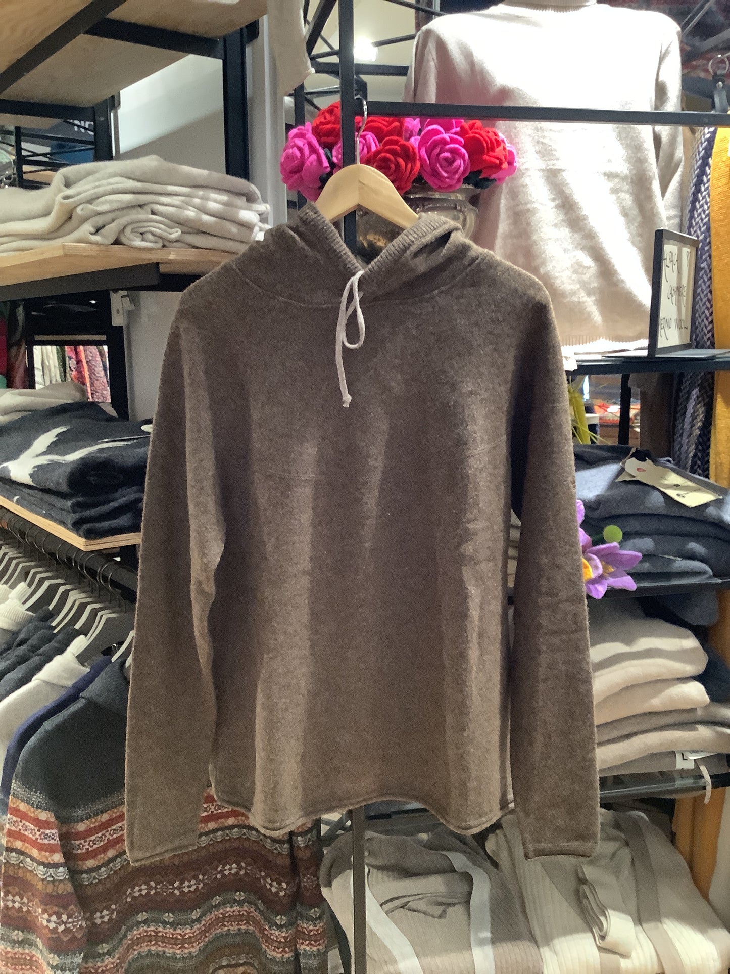 Curved yoke hoodie